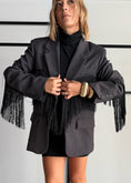 Carica l'immagine nel visualizzatore della galleria, Blazer oversize con frange