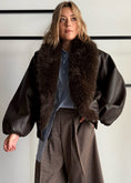 Carica l'immagine nel visualizzatore della galleria, Giacca effetto pelle martellata con maxi collo in eco fur - PHILIALOFT