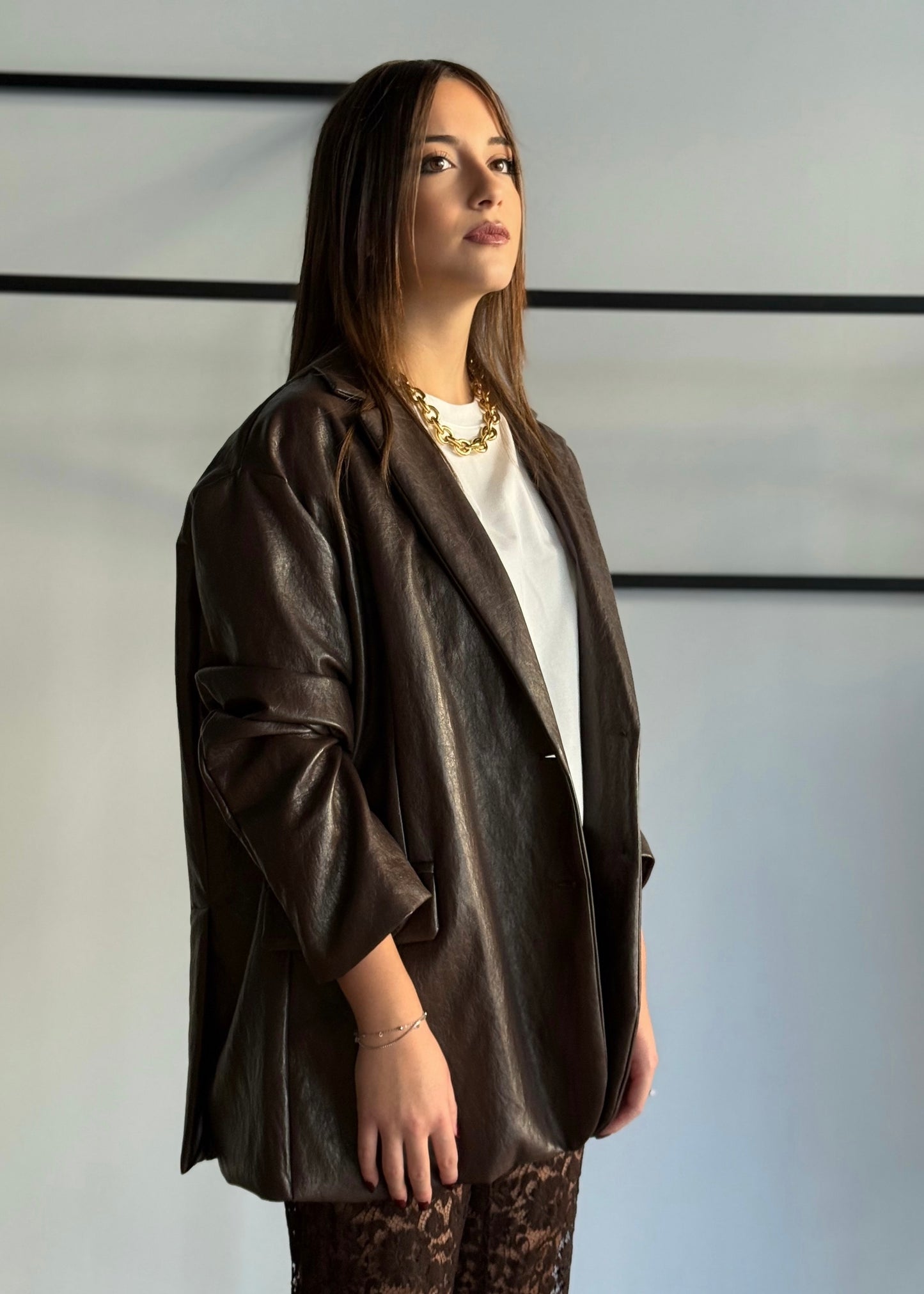Blazer oversize in ecopelle marrone con chiusura a bottoni -PHILIALOFT