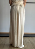 Carica l'immagine nel visualizzatore della galleria, Pantalone ZAHJR a palazzo latte