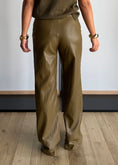 Carica l'immagine nel visualizzatore della galleria, Pantalone wide leg effetto pelle olio - ZAHJR