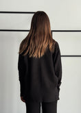 Carica l'immagine nel visualizzatore della galleria, Maglia scollo a V -KONTATTO