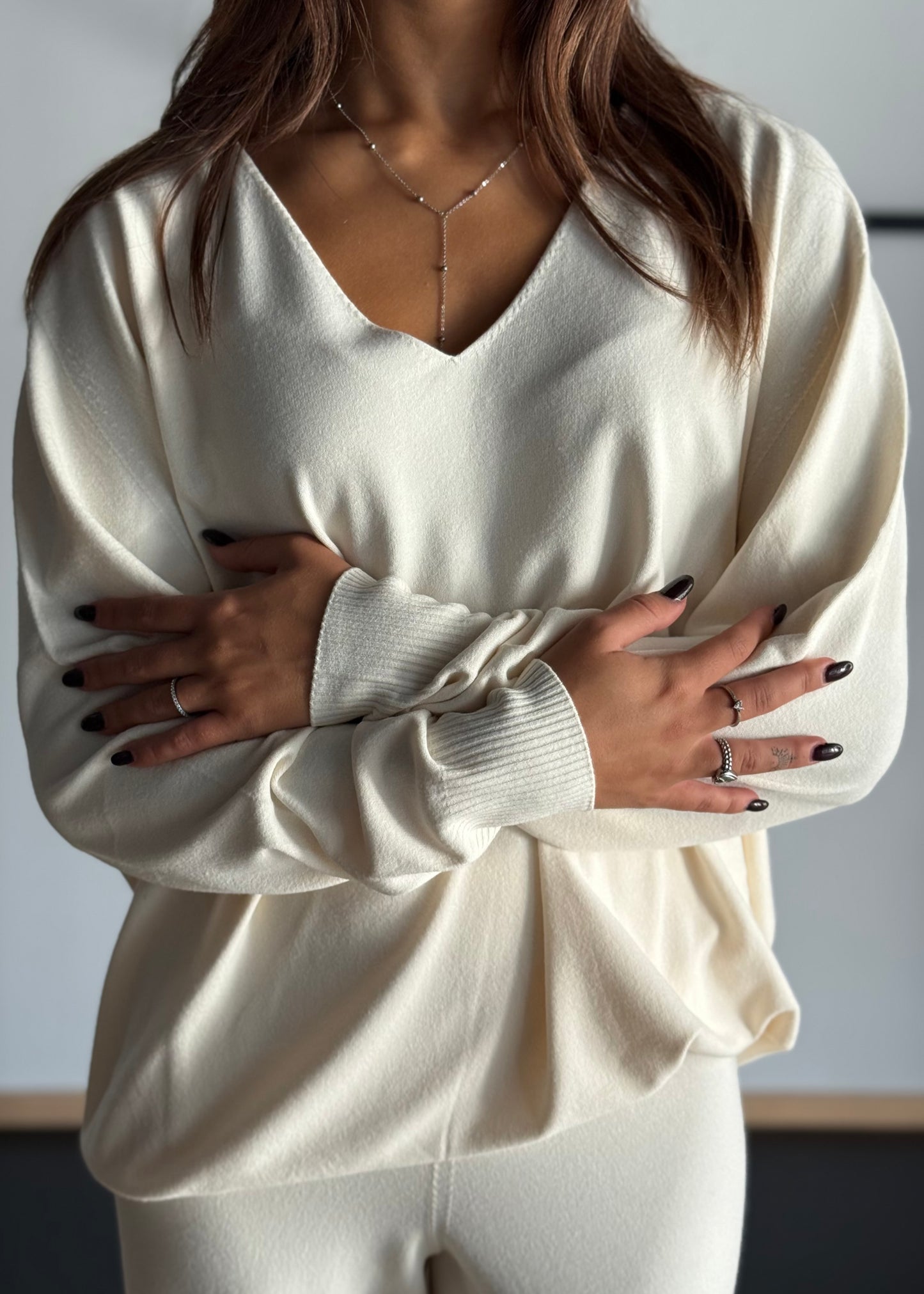 Maglia in viscosa scollo a V-KONTATTO
