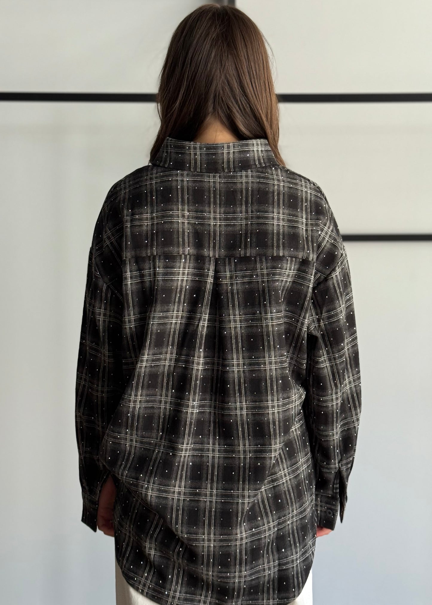 Camicia Oversize Check Nera con Dettagli Brillanti