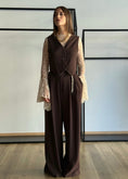 Carica l'immagine nel visualizzatore della galleria, Coordinato gilet e pantalone palazzo in tessuto fluido -PHILIALOFT