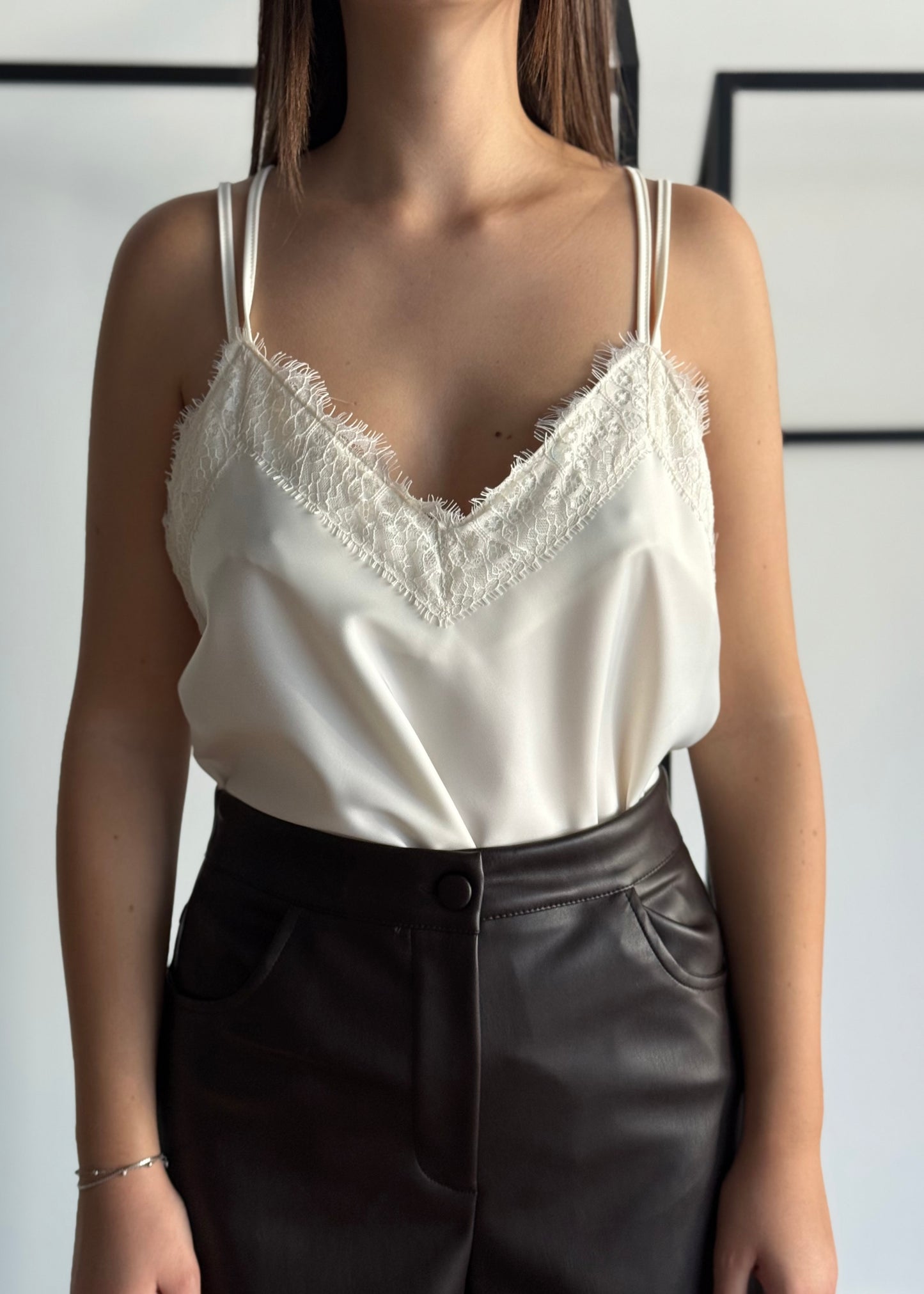 Top in raso con pizzo -ZAHJR