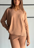 Carica l'immagine nel visualizzatore della galleria, Maglia over scollo a V -KONTATTO