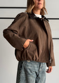 Carica l'immagine nel visualizzatore della galleria, Giacca Bomber taupe con Collo in Ecopelle