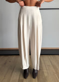 Carica l'immagine nel visualizzatore della galleria, Pantalone panna balloon con pence - PHILIALOFT