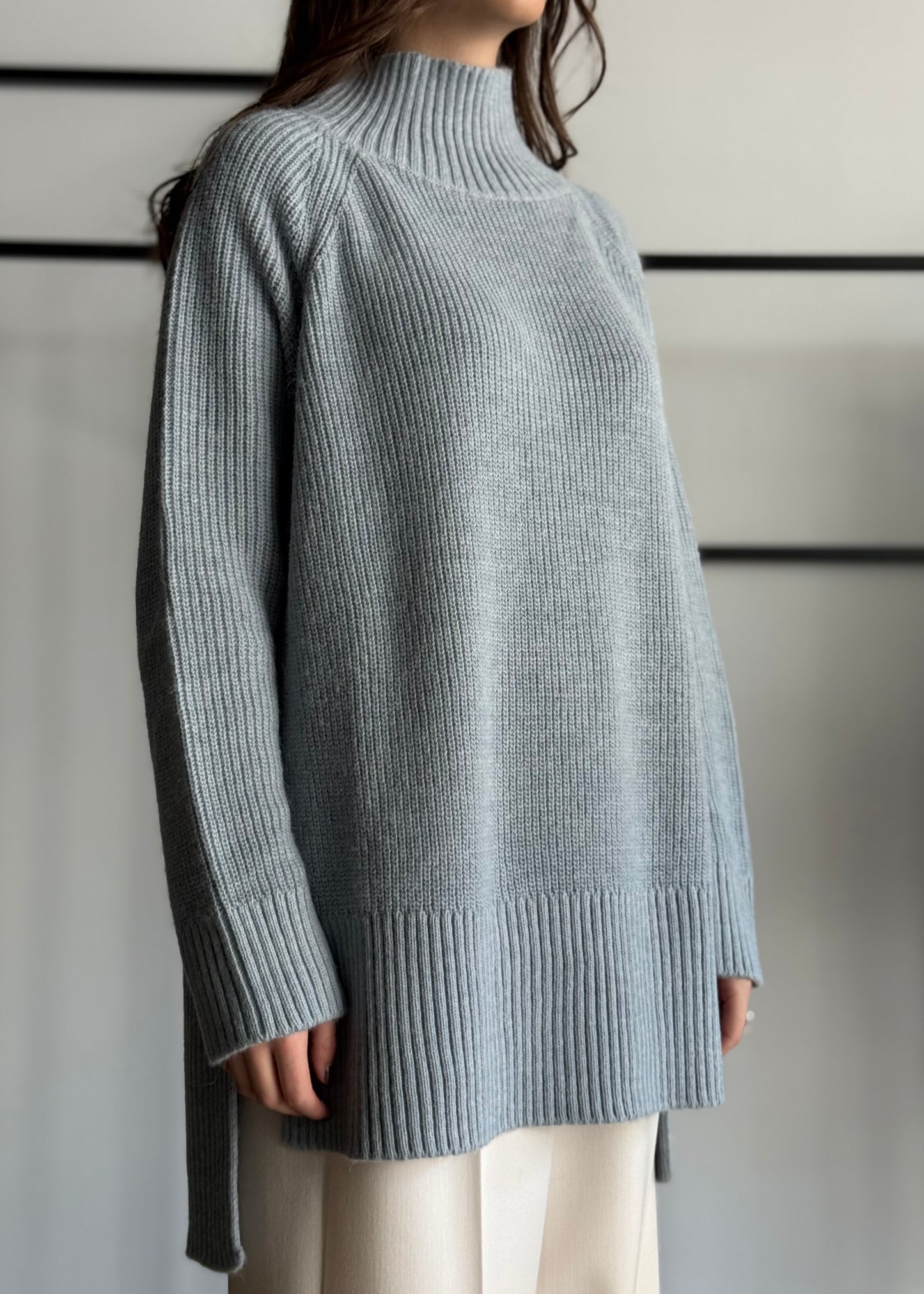 Maglia dolcevita a coste laterali -KONTATTO