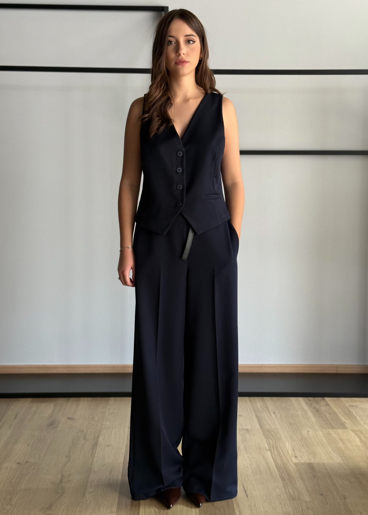 Pantaloni palazzo blu con cintura sottile nera -ZAHJR
