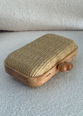 Carica l'immagine nel visualizzatore della galleria, Clutch in rafia beige