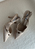 Carica l'immagine nel visualizzatore della galleria, Slingback THEVICE in suede avorio