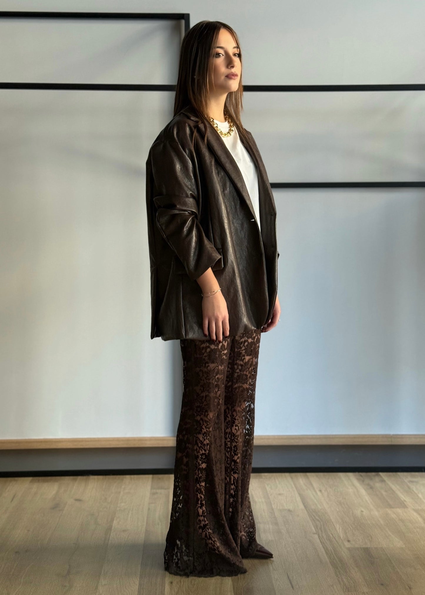 Blazer oversize in ecopelle marrone con chiusura a bottoni -PHILIALOFT
