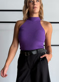 Carica l'immagine nel visualizzatore della galleria, Top in maglia viola scollo america - KONTATTO