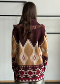 Carica l'immagine nel visualizzatore della galleria, Cardigan jacquard etnico con frange e cintura