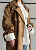 Carica l'immagine nel visualizzatore della galleria, Trench THEVICE in suede cammello