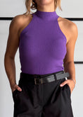 Carica l'immagine nel visualizzatore della galleria, Top in maglia viola scollo america - KONTATTO