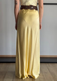 Carica l'immagine nel visualizzatore della galleria, Gonna ZAHJR in satin giallo