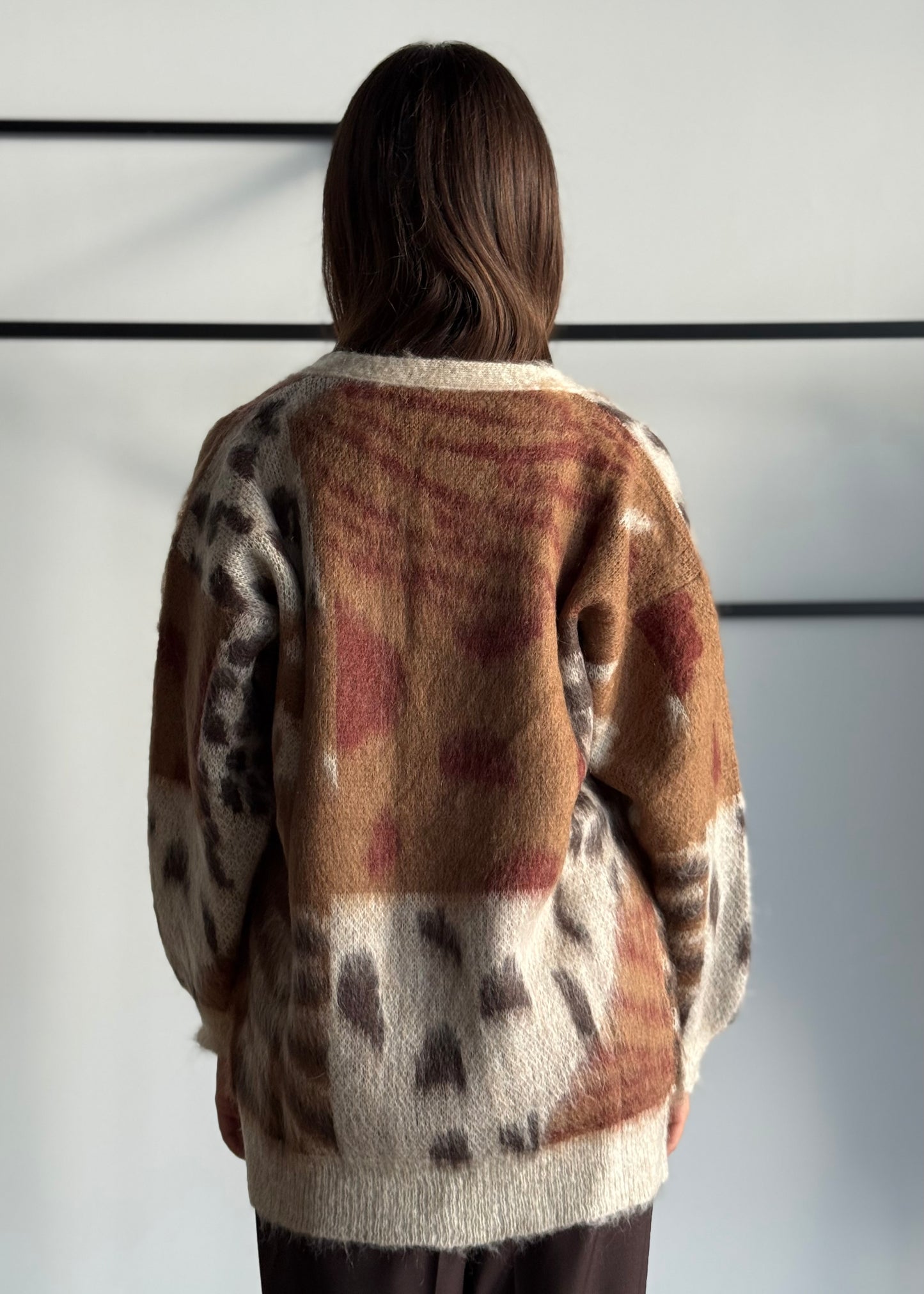 Cardigan morbido in fantasia animalier e geometrica -KONTATTO