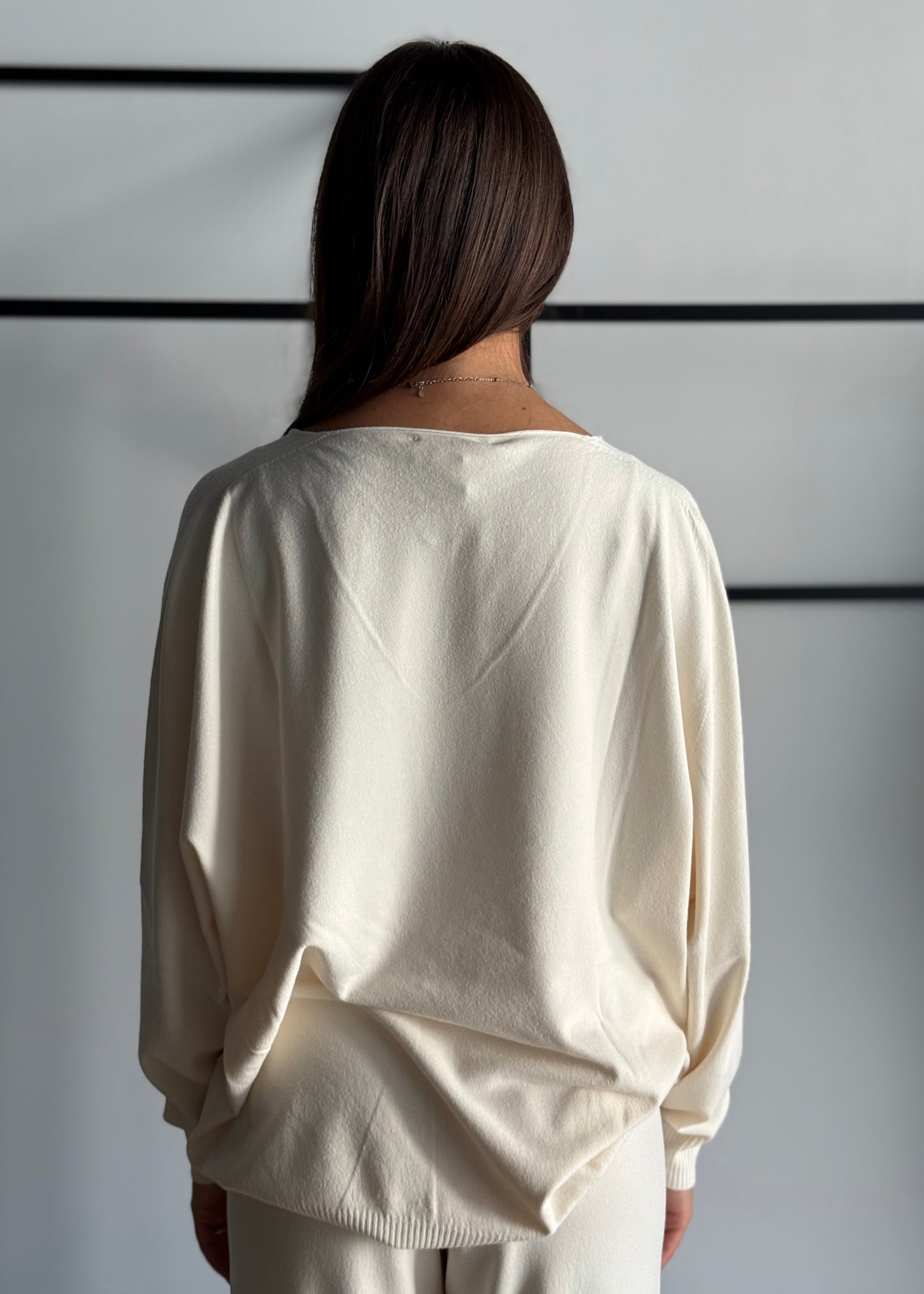 Maglia in viscosa scollo a V-KONTATTO