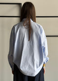 Carica l'immagine nel visualizzatore della galleria, Camicia over KONTATTO pinces