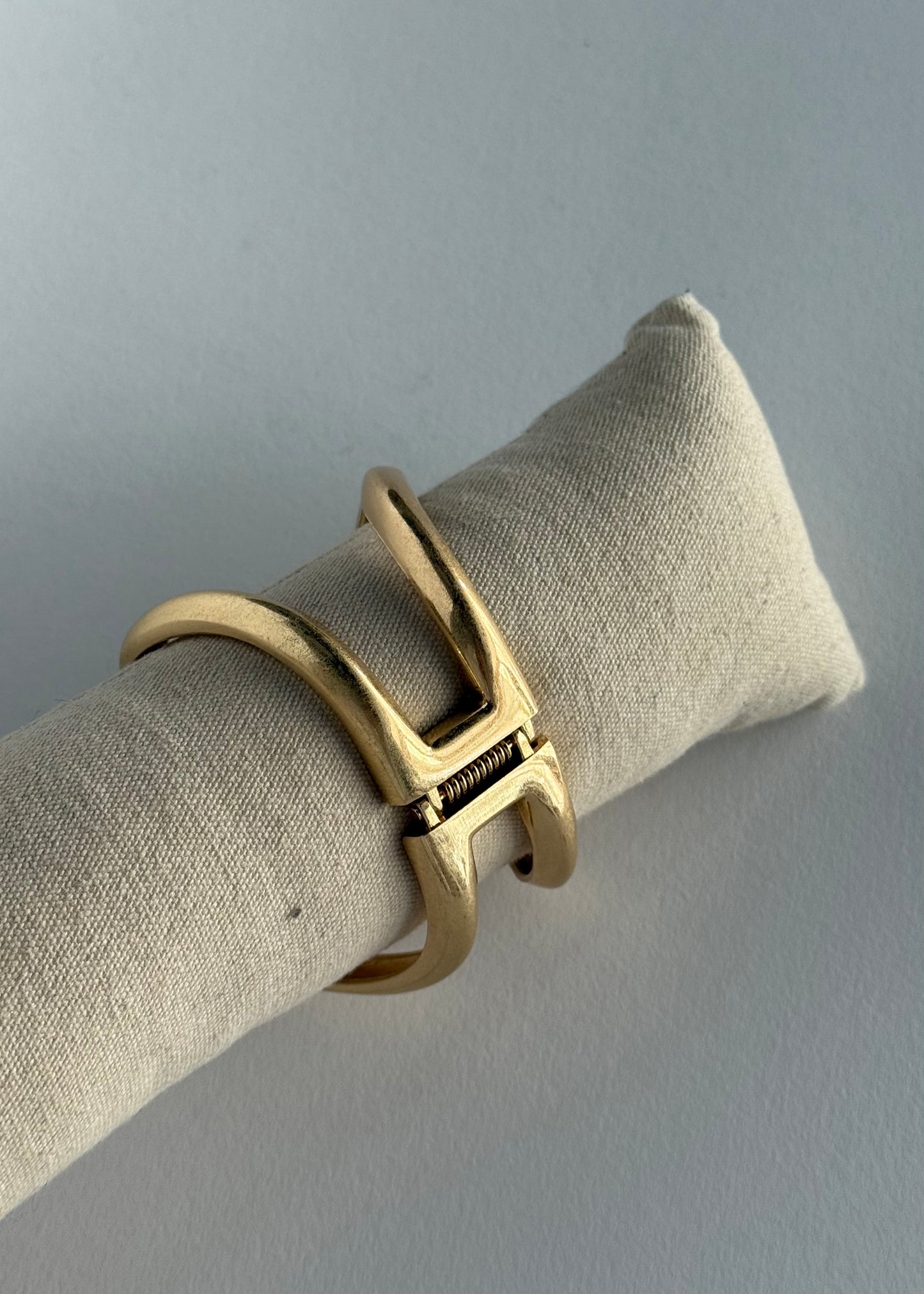 Bracciale rigido dorato doppio cerchio aperto
