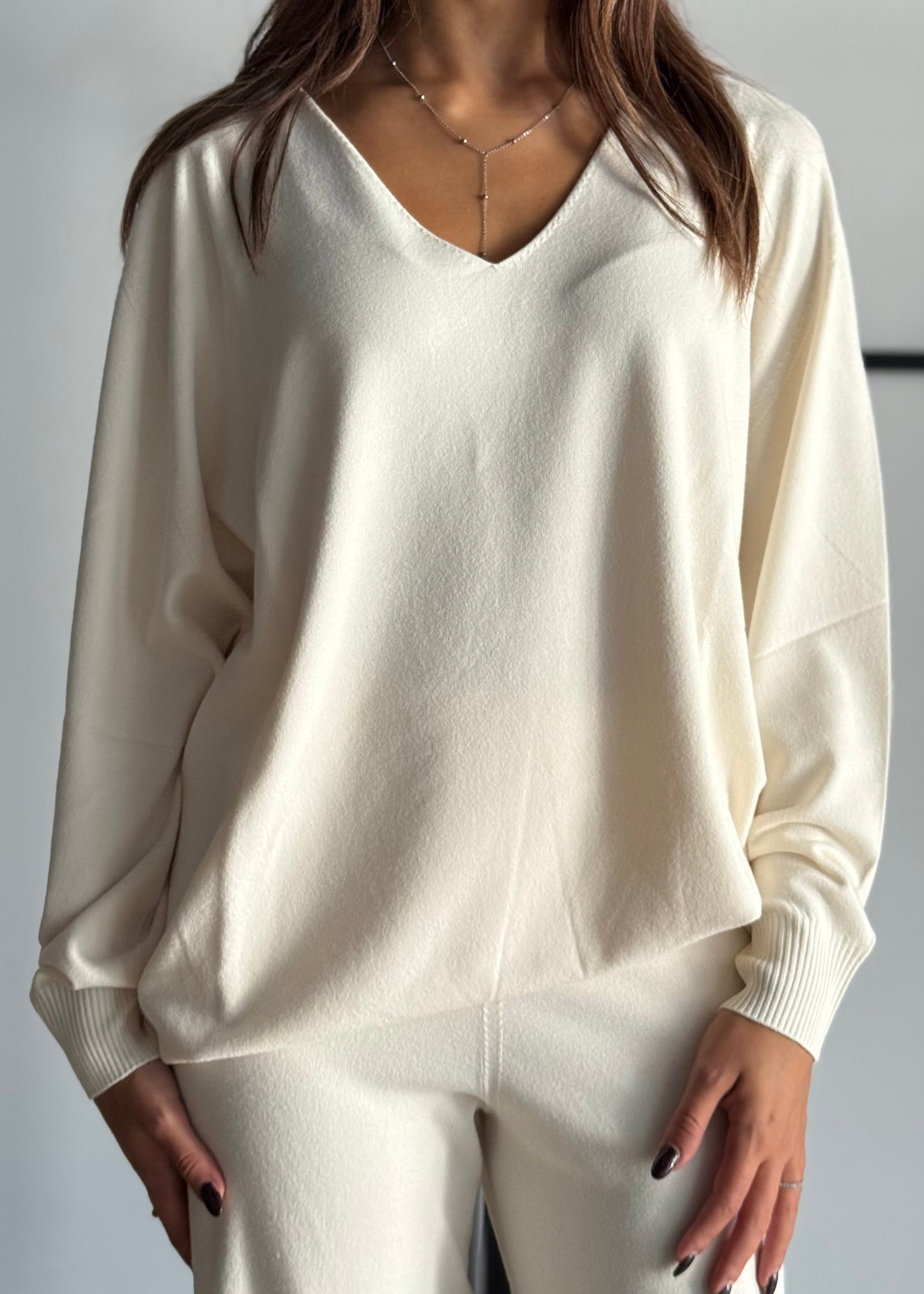 Maglia in viscosa scollo a V-KONTATTO