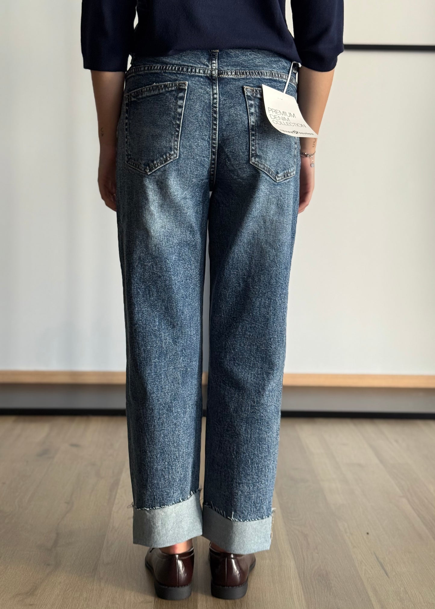 Jeans dritto blu con risvolto