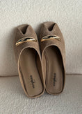 Carica l'immagine nel visualizzatore della galleria, Mules THEVICE in suede beige