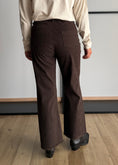 Carica l'immagine nel visualizzatore della galleria, Pantalone moro a trombetta - ZAHJR