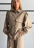 Carica l'immagine nel visualizzatore della galleria, Camicia over con maxi tasche - PHILIALOFT
