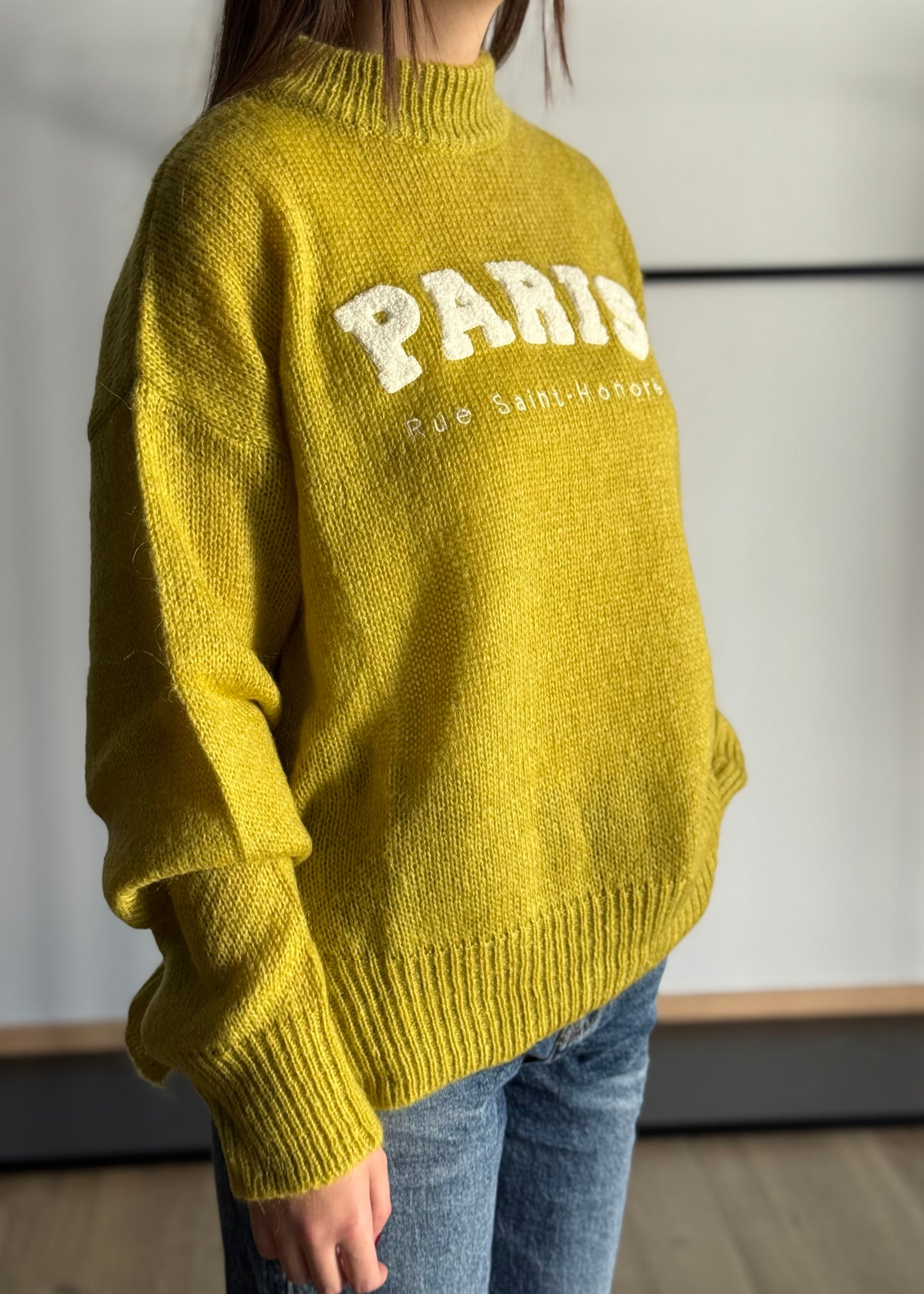 Maglia con ricamo -KONTATTO