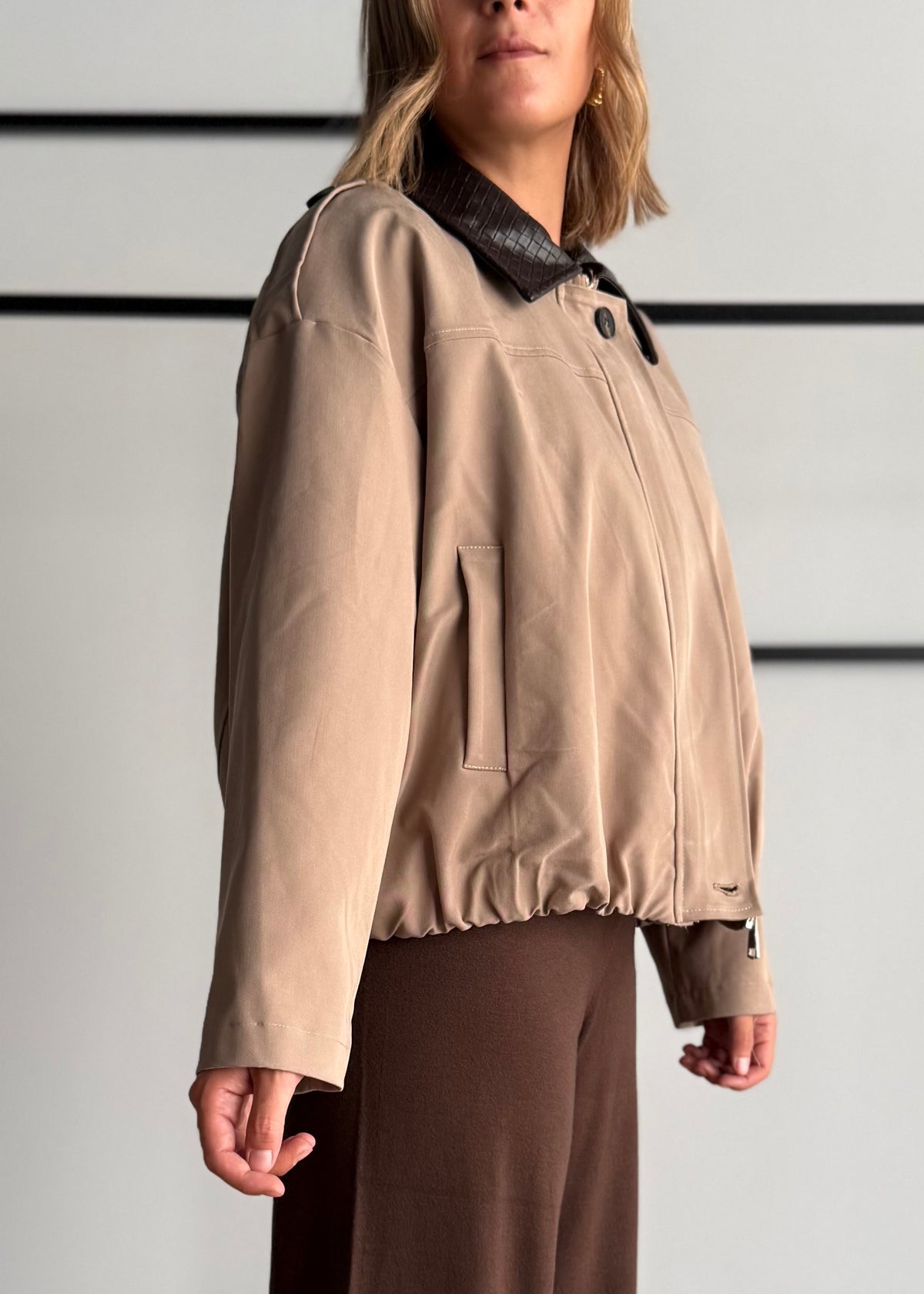Giacca Bomber beige con Collo in Ecopelle