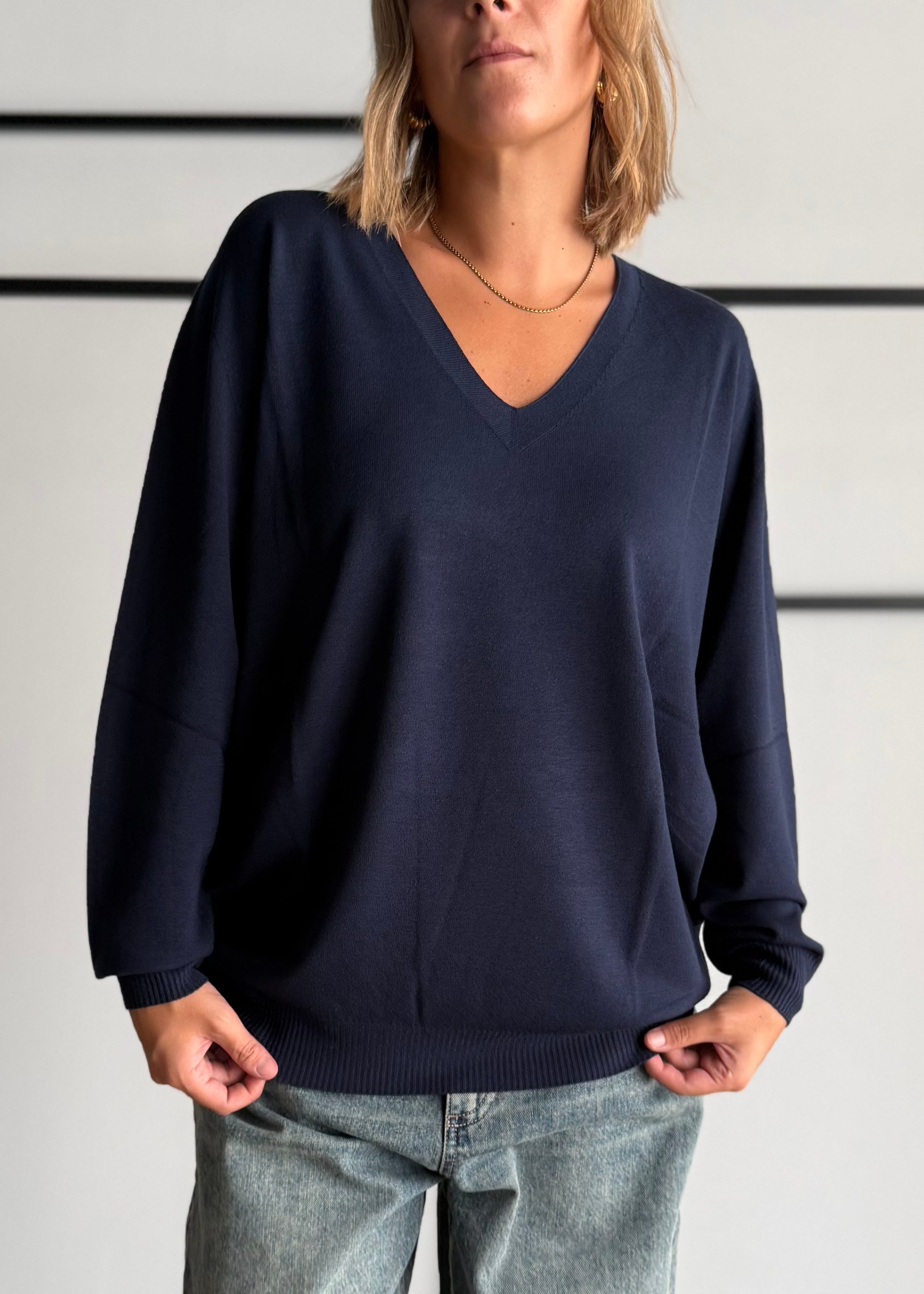 Maglia over blu scollo a V - KONTATTO