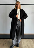 Carica l'immagine nel visualizzatore della galleria, Cappotto lungo monopetto con maxi tasche - ZAHJR
