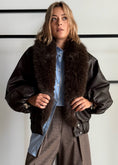 Carica l'immagine nel visualizzatore della galleria, Giacca effetto pelle martellata con maxi collo in eco fur - PHILIALOFT
