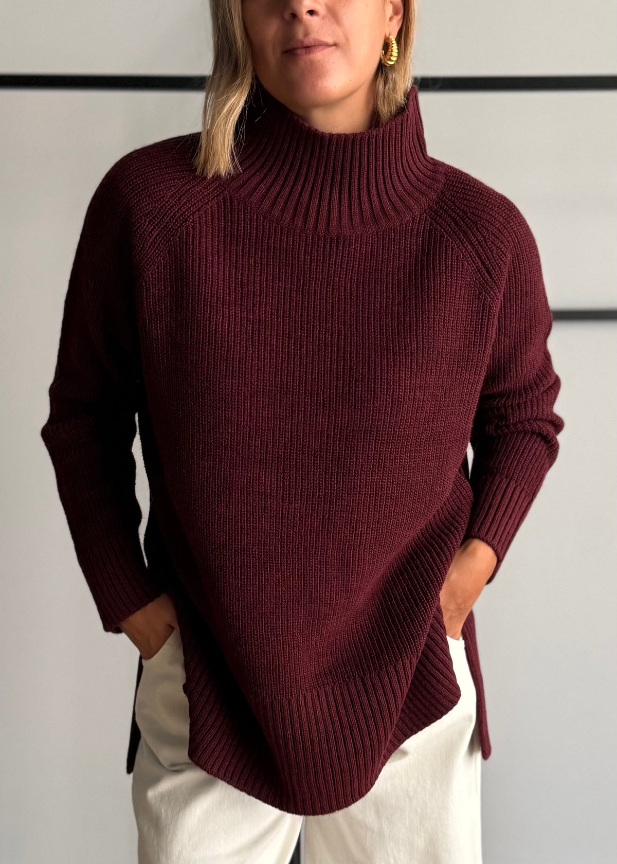 Maglia marsala modello cratere con spacchi - KONTATTO