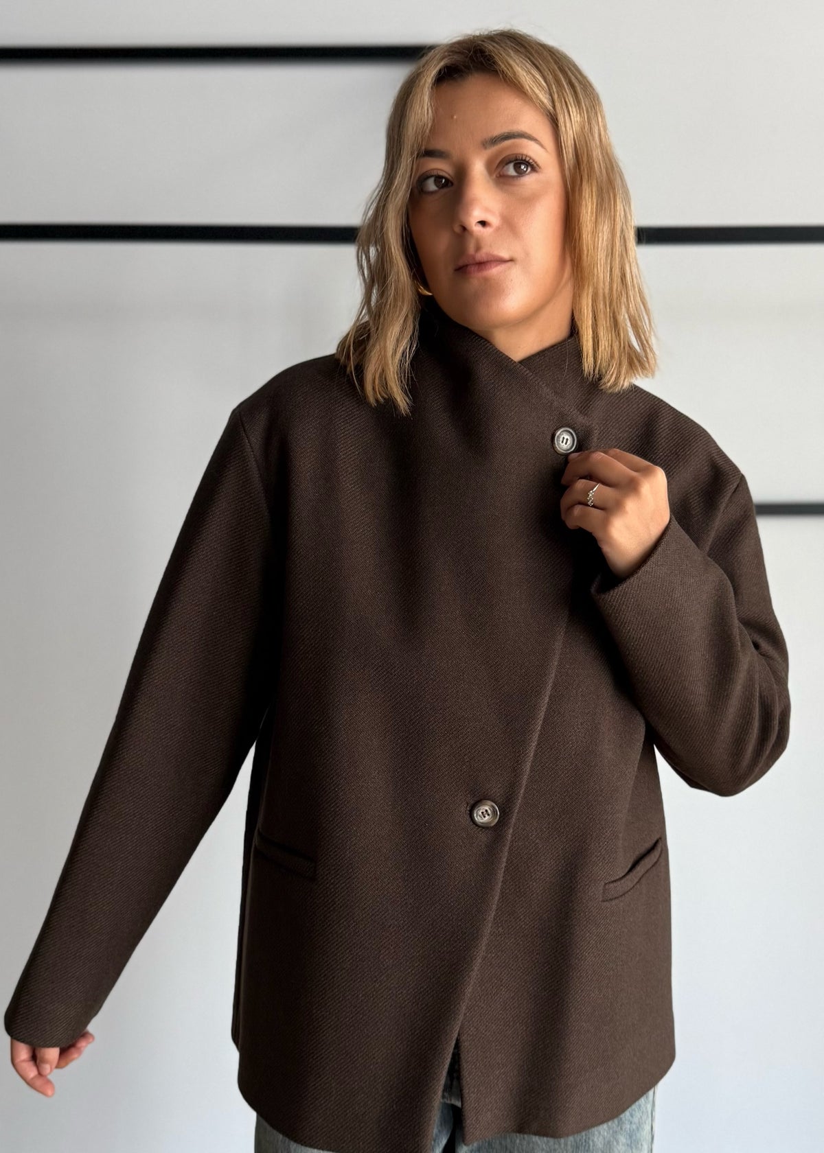 Cappotto moro con chiusura asimmetrica - ZAHJR