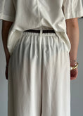 Carica l'immagine nel visualizzatore della galleria, Pantalone palazzo ZAHJR bianco
