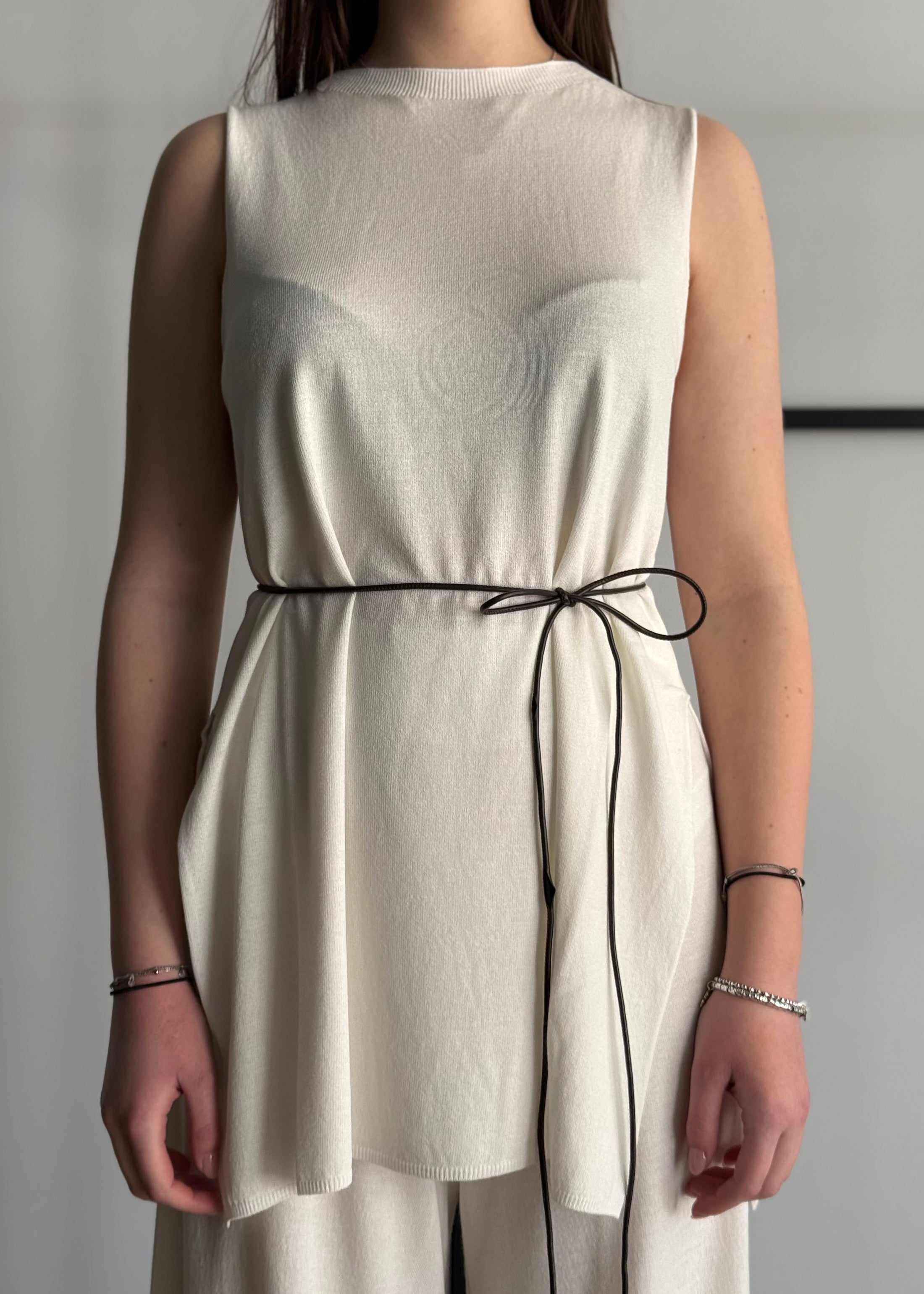 Top KONTATTO panna con cintura