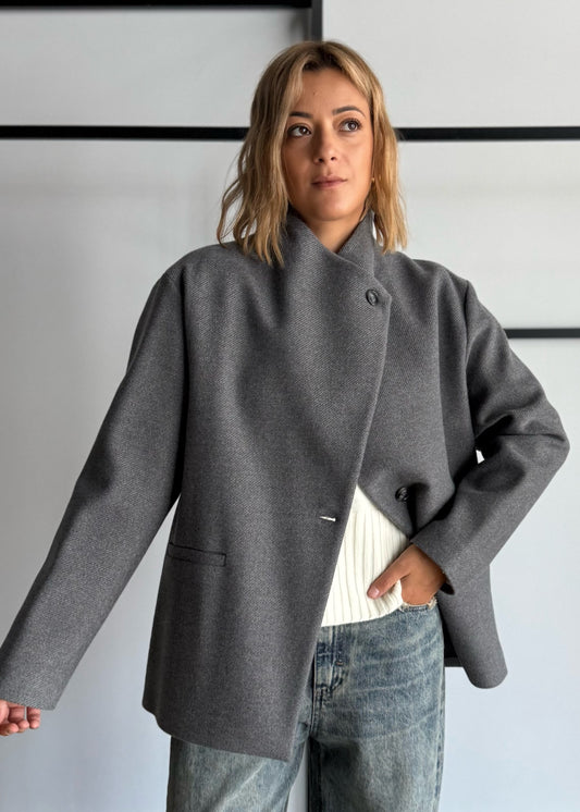 Cappotto grigio con chiusura asimmetrica - ZAHJR