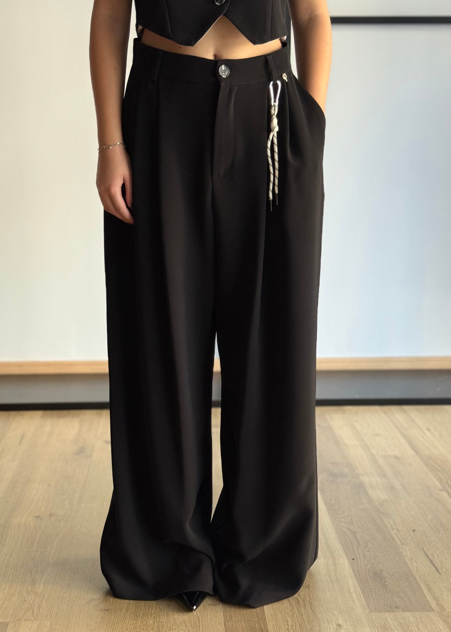 Coordinato gilet e pantalone palazzo in tessuto fluido -PHILIALOFT