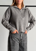 Carica l'immagine nel visualizzatore della galleria, Maglia grigio a coste con zip - PHILIALOFT
