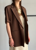Carica l'immagine nel visualizzatore della galleria, Blazer monopetto ZAHJR moro con foulard
