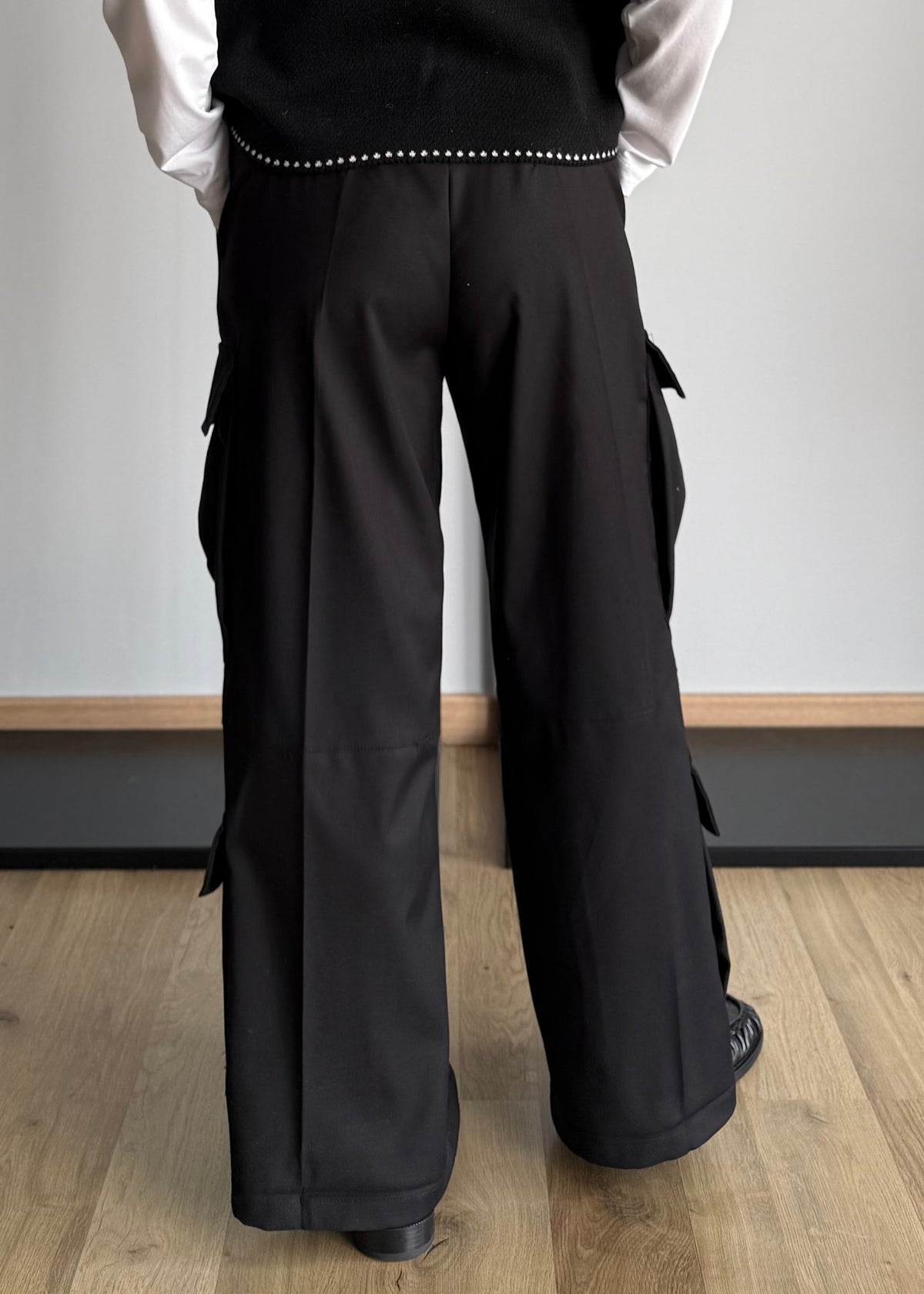 Pantalone cargo wide leg nero con cintura - ZAHJR