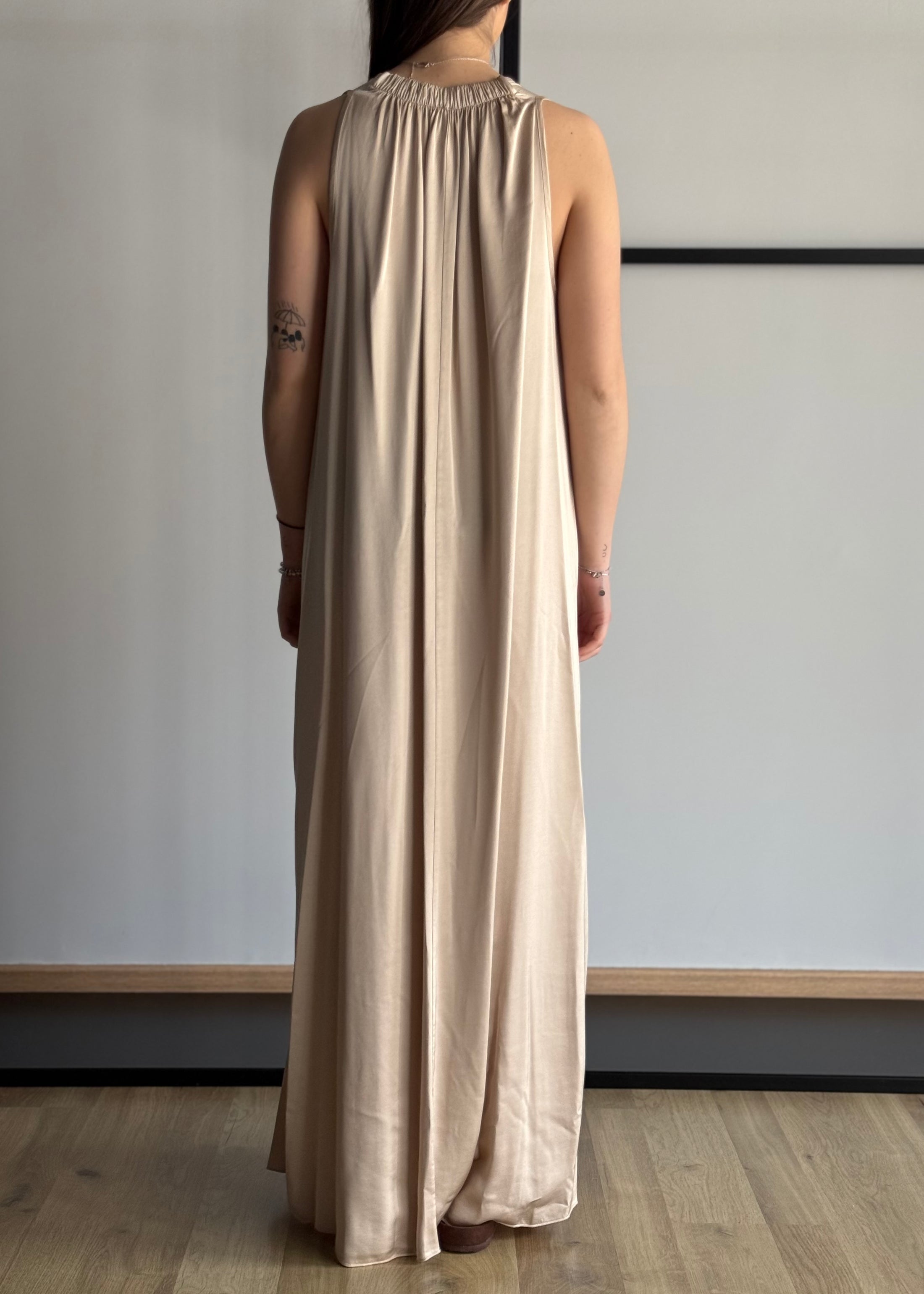 Abito lungo ZAHJR in satin avena