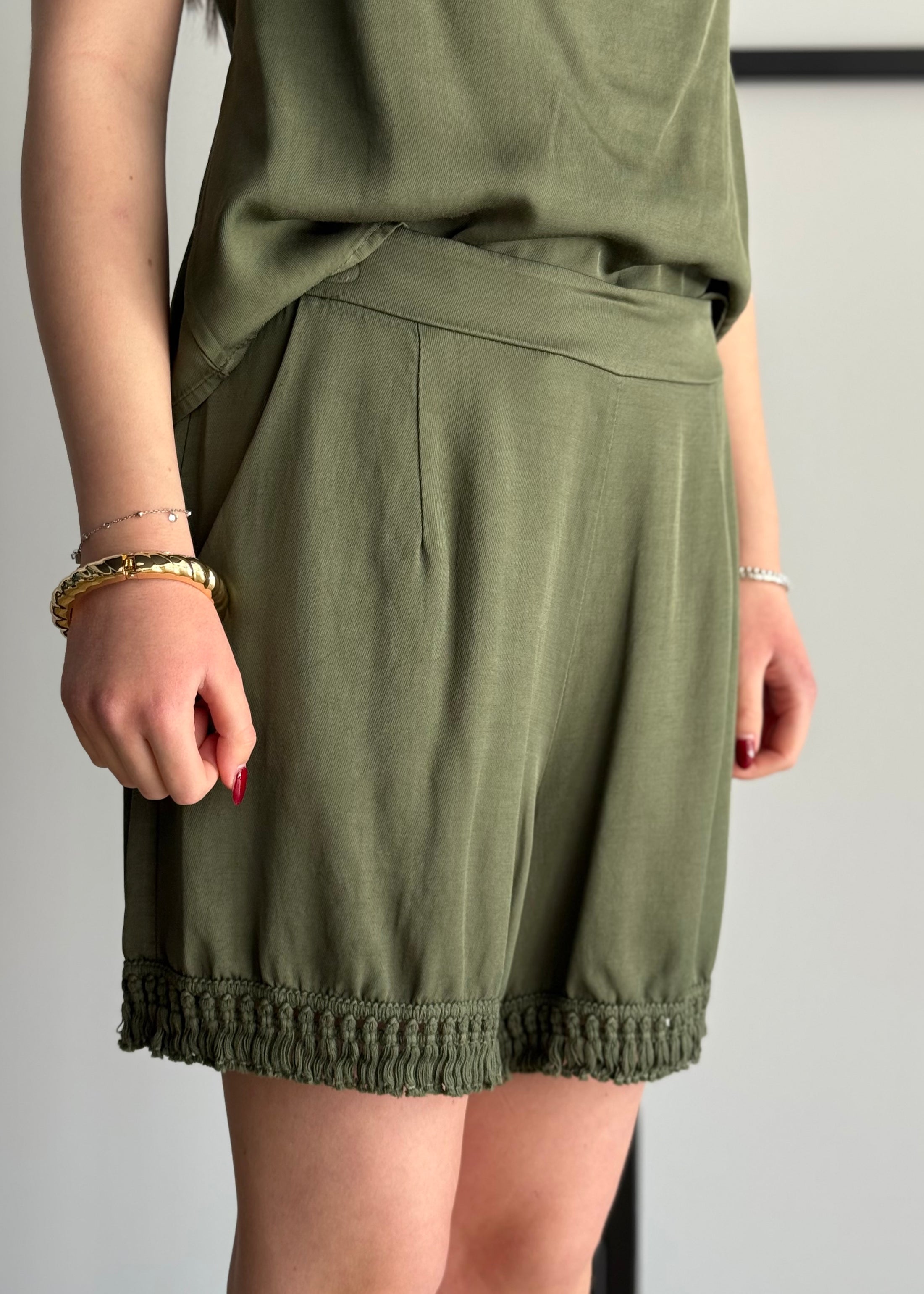 Short ZAHJR con frange militare