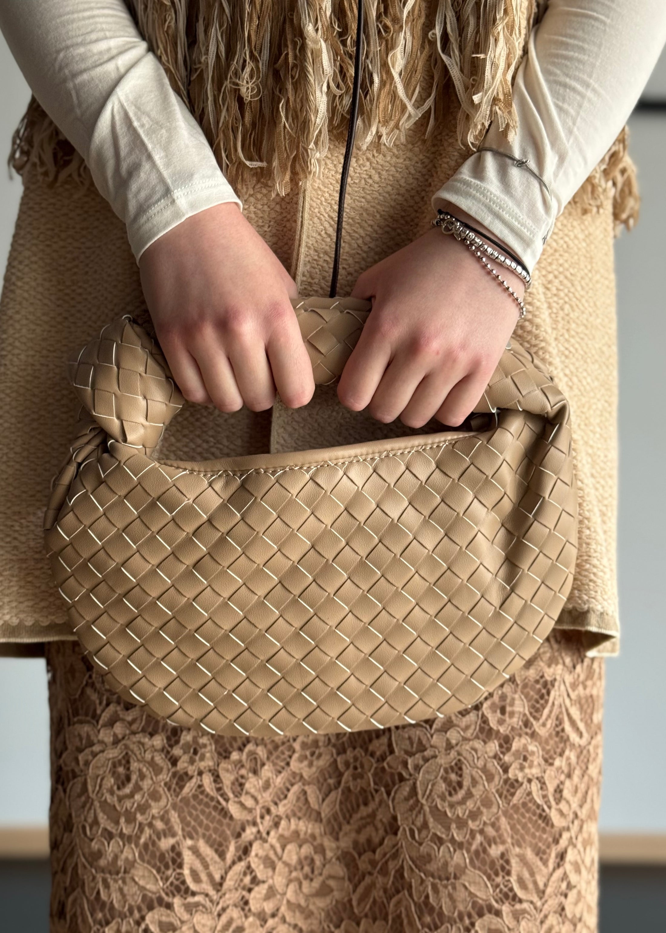 Borsa THEVICE intrecciata beige