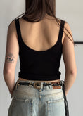Carica l'immagine nel visualizzatore della galleria, Top KONTATTO a coste nero

